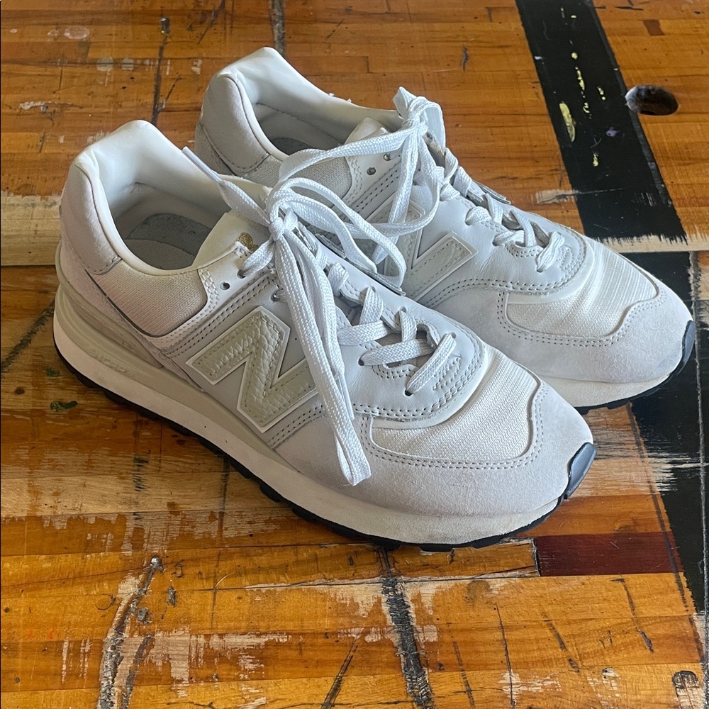 New Balance Light Gray Sneakers